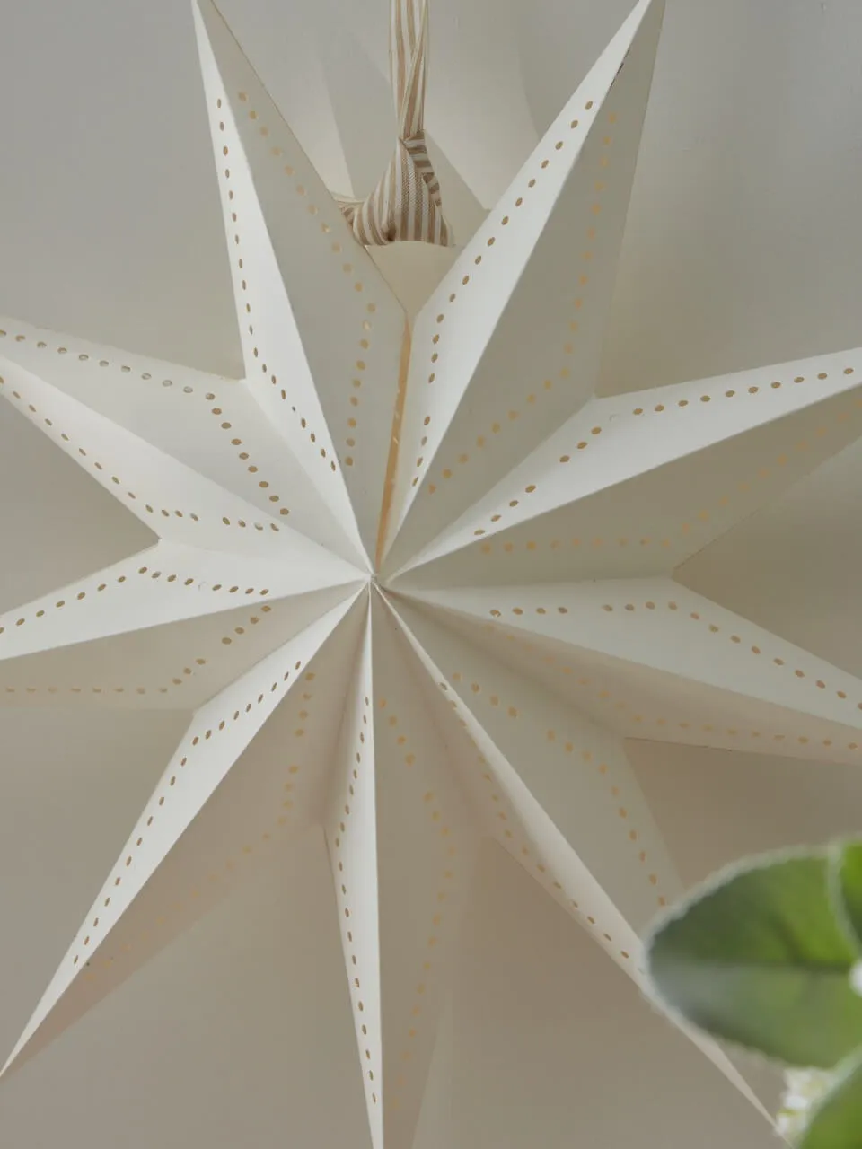 Antique White Detailed Paper Star